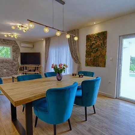 Apartamento Unique Retreat - Harmony With Private Pool Neoric