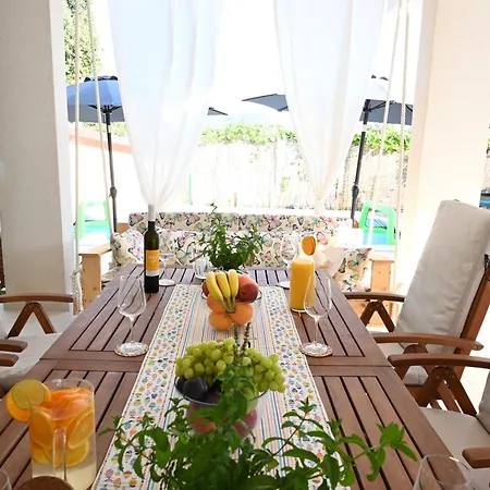 Apartment Unique Retreat - Harmony With Private Pool