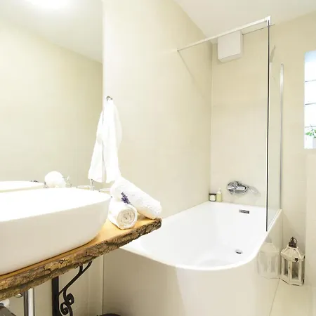 Apartamento Unique Retreat - Harmony With Private Pool *