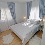 Unique Retreat - Harmony With Private Pool Апартаменты *