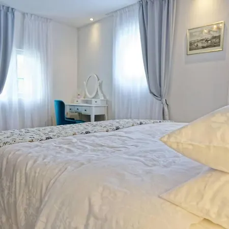 Unique Retreat - Harmony With Private Pool Neoric