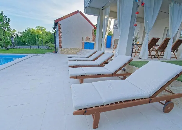 Unique Retreat - Harmony With Private Pool Neoric
