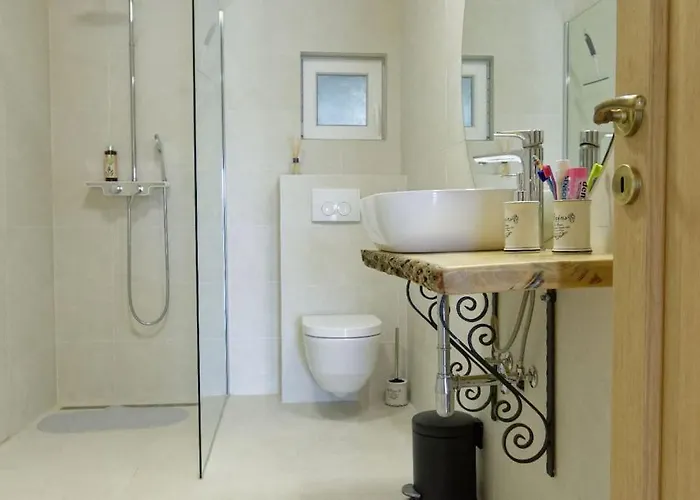 Unique Retreat - Harmony With Private Pool *